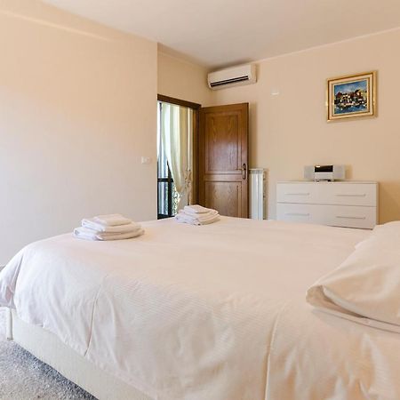 Begatto Apartment, Nel Cuore Del Centro Storico Bologna Bagian luar foto