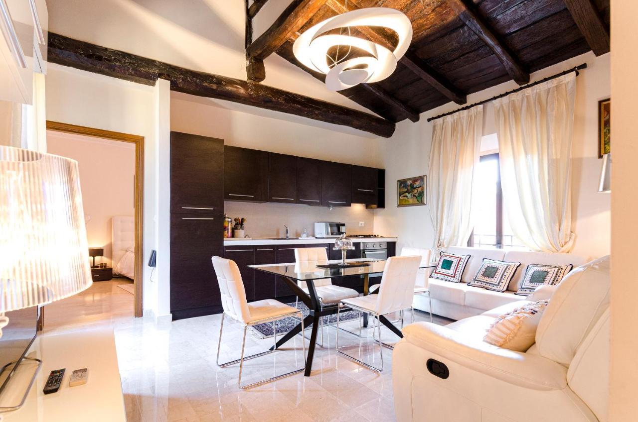 Begatto Apartment, Nel Cuore Del Centro Storico Bologna Bagian luar foto